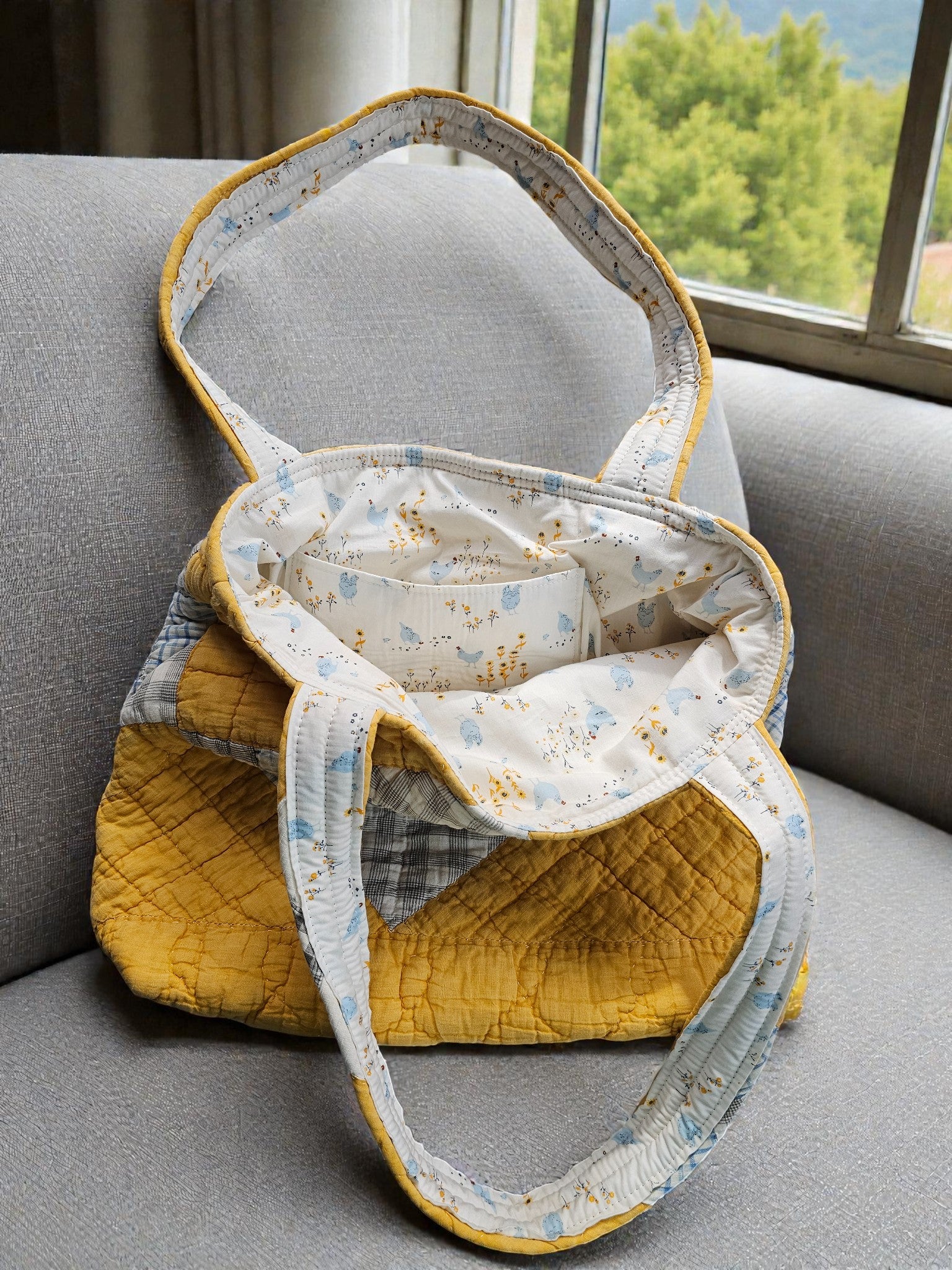 Vintage Quilted Tote Bag w/Hens