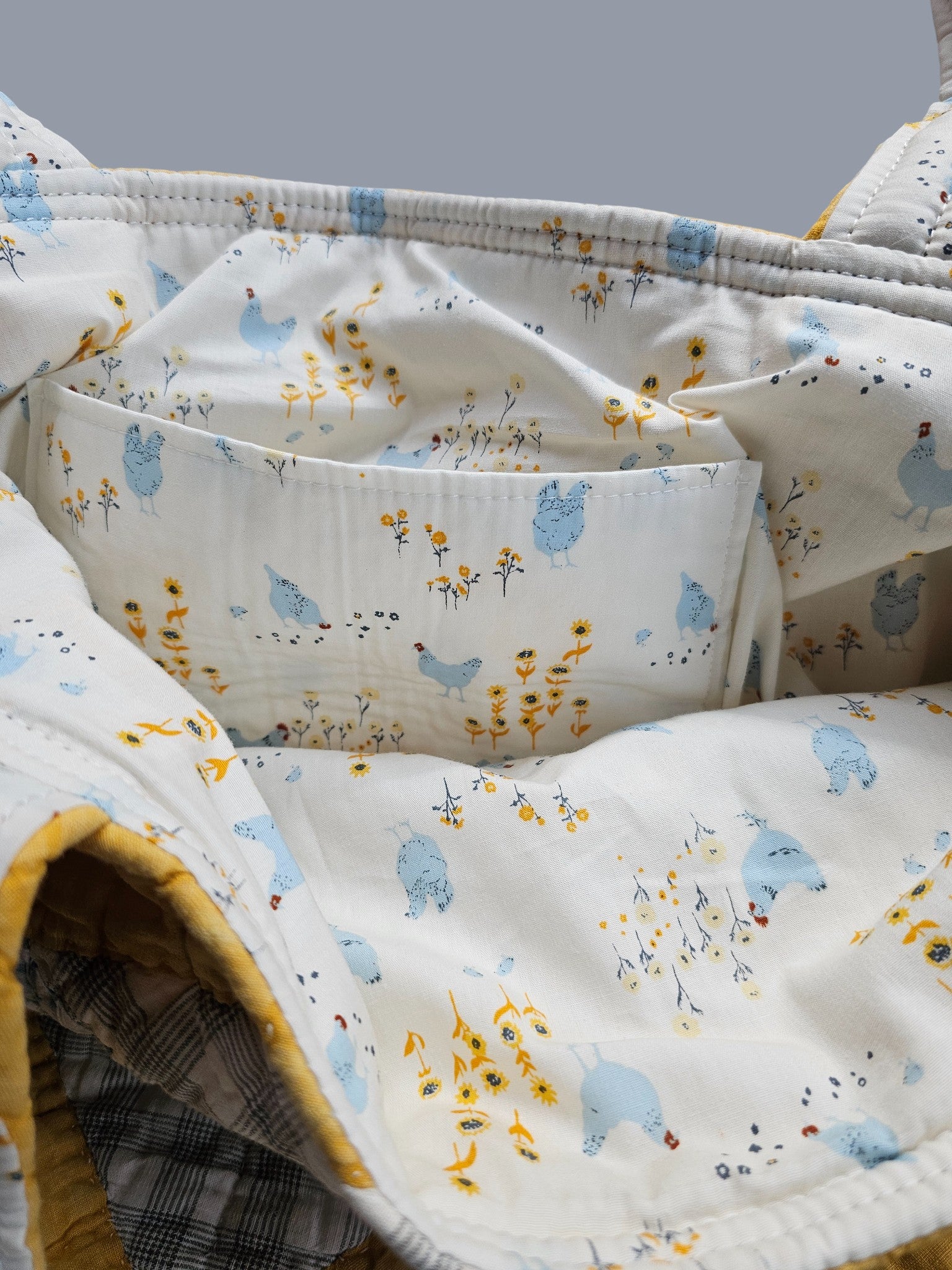 Vintage Quilted Tote Bag w/Hens