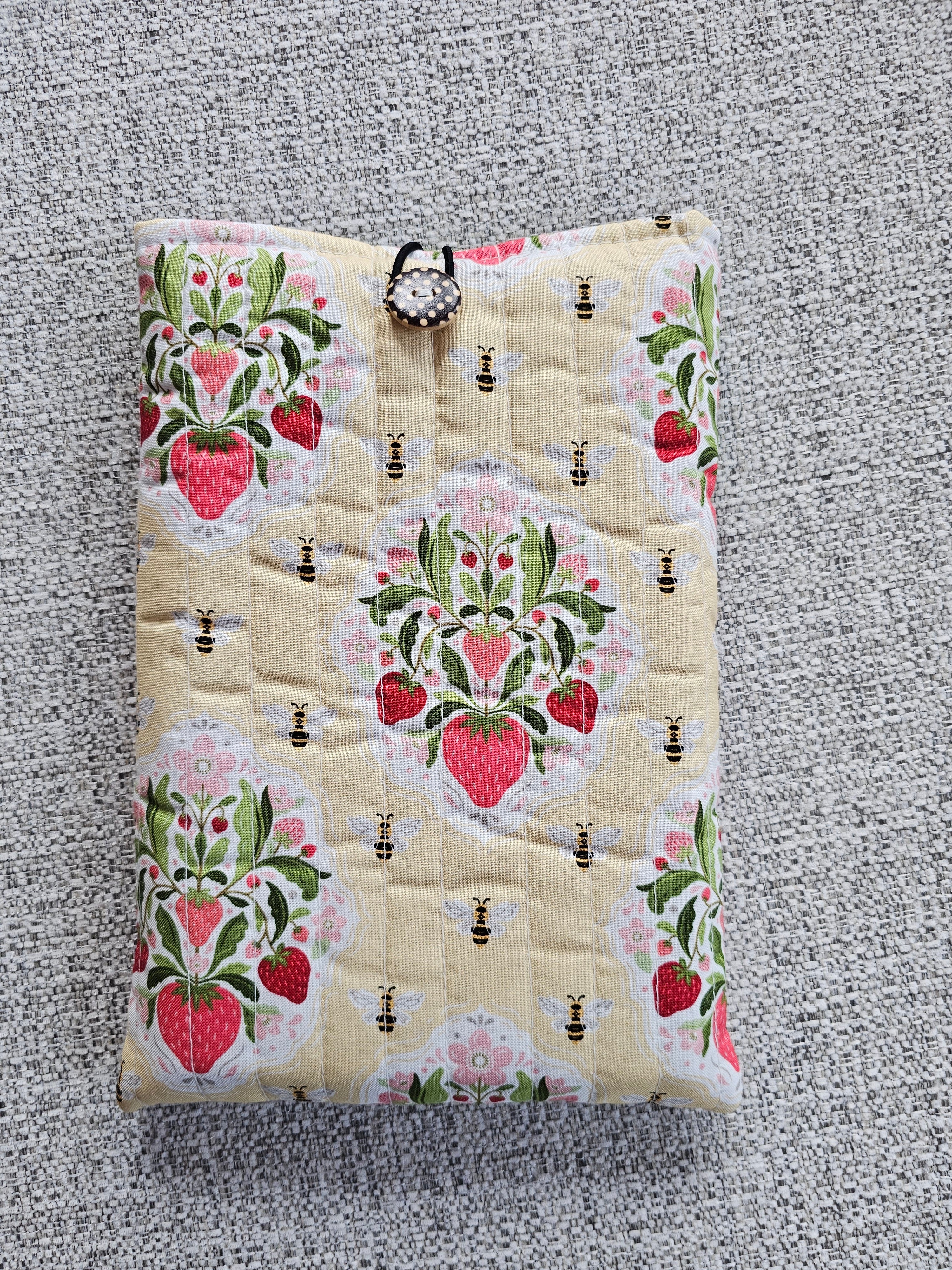 Quilted Book/e-Reader Sleeve - Medium